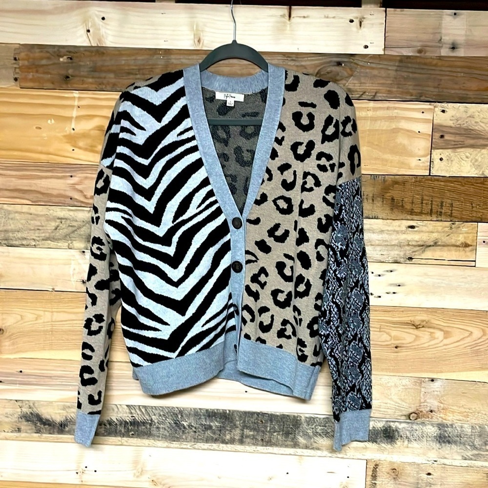 Peyton Primrose size large animal/reptile print cardigan